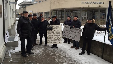 Protestas dėl Žaliojo tilto skulptūrų