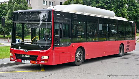 Į Panevėžio gatves i&scaron;riedėjo nauji žemagrindžiai autobusai