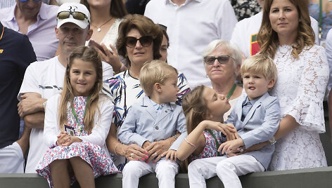 Rogerio Federerio triumfą stebėjo dvynukai