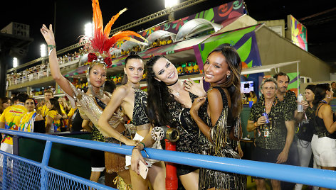 Lais Ribeiro, Barbara Fialho, Adriana Lima ir Jasmine Tookes