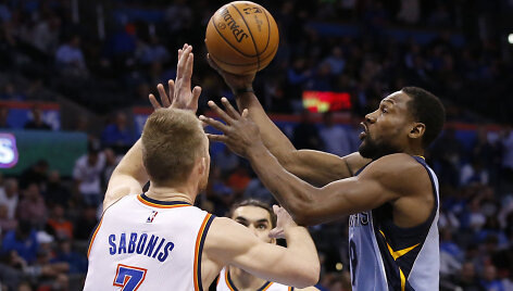 Domantas Sabonis ir Tony Allenas