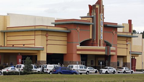 Kino teatre Floridoje įvyko susi&scaron;audymas, kai buvęs policininkas supyko ant žiūrovo, garsiai ra&scaron;iusio žinutes