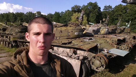 Apleista karinė technika Ukrainoje