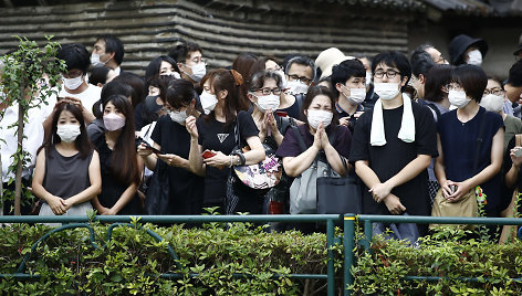 Japonijoje laidojamas nužudytas buvęs premjeras Shinzo Abe