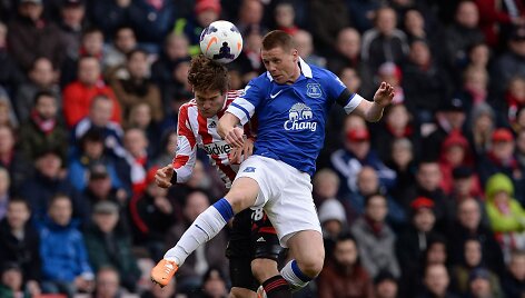 Marcos Alonso ir Jamesas McCarthy