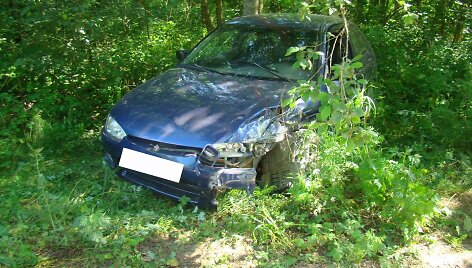Prienų rajone susidūrė &bdquo;Opel Astra&ldquo; ir &bdquo;Mitsubishi Colt&ldquo;