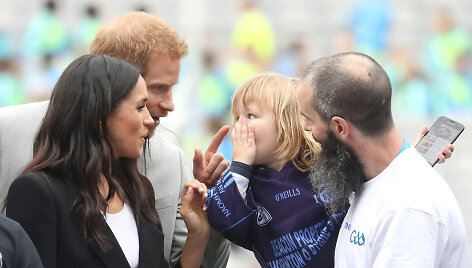 Princas Harry ir Sasekso hercogienė Meghan su trimečiu Walteriu