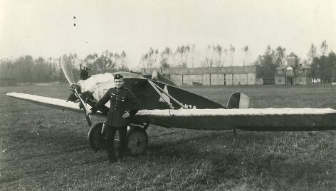 Prie&scaron; 100 metų Antanas Gustaitis i&scaron;bandė savo sukurtą lėktuvą ANBO-I