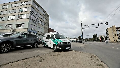Policija Kauno Varnių gatvėje 