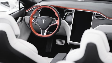 „Tesla Model S“ kabrioletas 