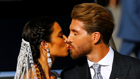 Ispanijoje susituokė Sergio Ramosas ir Pilar Rubio.