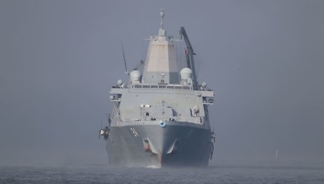 Į Klaipėdos uostą įplaukė JAV karinio laivyno desantinis laivas „USS Arlington“