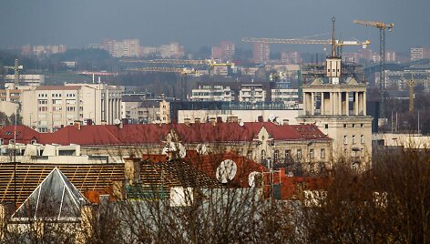 Vilnius paniręs į melsvą rūką