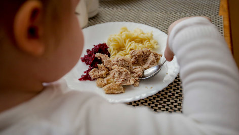 Lentvario vaikų darželyje „Šilas“ kontrolieriai tikrino maitinimo kokybę