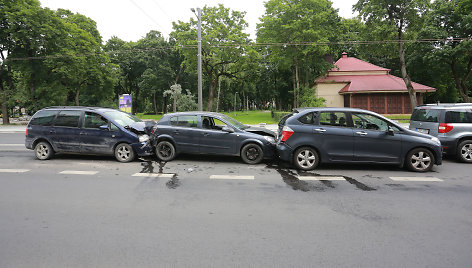 Kauno centre – keturių automobilių avarija