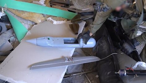 Izraelio kariai aptiko &bdquo;Hamas&ldquo; dronų gamyklą ir ginklų sandėlį