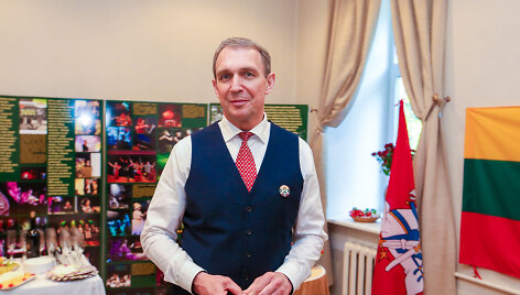 Arvydas Juozaitis laukia rinkimų rezultatų savo &scaron;tabe