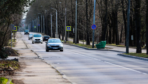 Įgriuvę šuliniai ir duobės pagrindinėse Kauno gatvėse