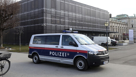 Policijos automobilis prie Austrijos parlamento