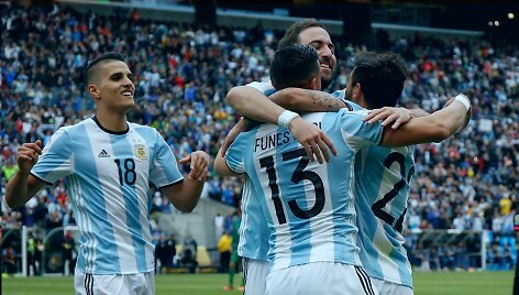 Argentina žengė į &bdquo;Copa America&ldquo; ketvirtfinalį