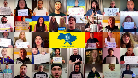 Stop kadras i&scaron; vaizdo įra&scaron;o, kuriame Ukrainos žvaigždės gieda &scaron;alies himną