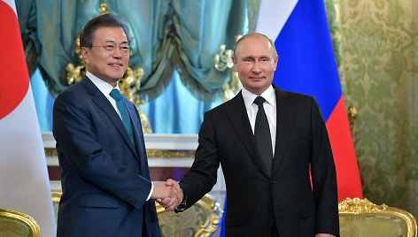 Moon Jae-inas ir Vladimiras Putinas