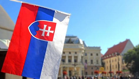 Slovakijos vėliava Bratislavoje