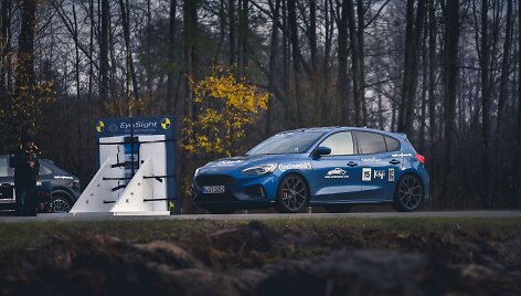 Ford Focus ST: &bdquo;Lietuvos metų automobilio&ldquo; komisijos nariai vertino automobilių savybes