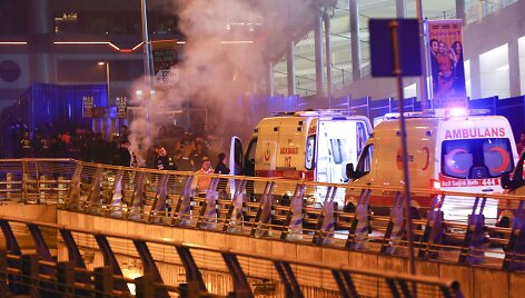 Prie Stambulo &bdquo;Besiktas&ldquo; sporto arenos vėlų &scaron;e&scaron;tadienio vakarą nugriaudėjo du sprogimai.