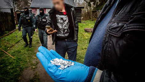 Vilniuje, netoli taboro, sulaikytas vyras su 16 lankstinukų narkotikų