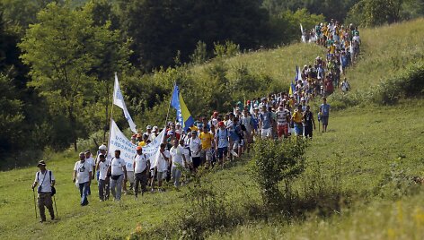Žygis i&scaron; Srebrenicos į Sarajevą siekia pagerbti žudynių aukas