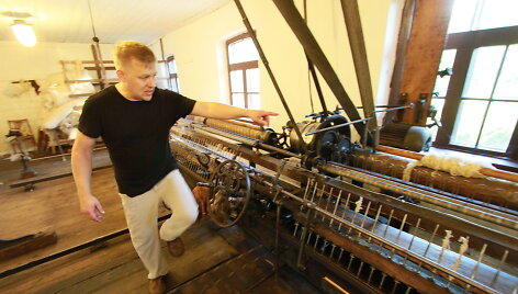 Raubonių malūnas ir vilnos kar&scaron;ykla