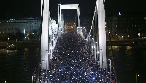 Protestas prie&scaron; interneto mokestį Budape&scaron;te