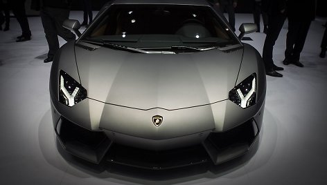 „Lamborghini Aventador“ Ženevos automobilių parodoje