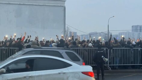 A.Navalno laidotuvėse skambėjo &scaron;ūkiai &bdquo;Grąžinkite karius namo!&ldquo; ir &bdquo;Ukrainiečiai &ndash; geri žmonės&ldquo;