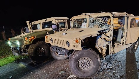 Lenkijoje susidūrė autobusas ir &bdquo;Humvee&ldquo; karinis konvojus
