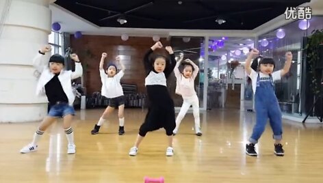 Mergaičių popgrupė &bdquo;Mini Girls&ldquo;