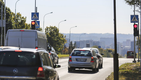 Šviesoforas su greičio matuokliu Kalvarijų gatvėje