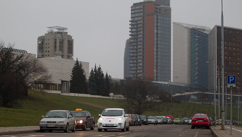Automobiliai, leidžiantys naudotis realiais automobilio ir i&scaron;maniojo telefono sąsajos privalumais, jau važinėja mūsų miestuose