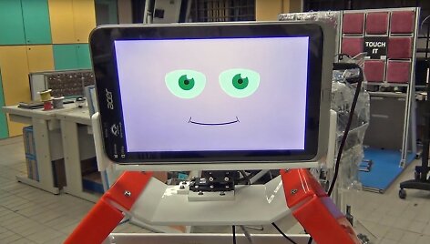Robotas, treniruojantis senelius