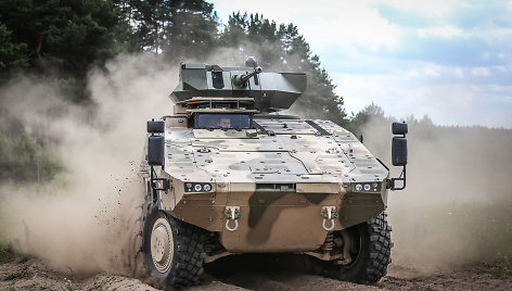 Lietuvos kariuomenės ir KAM atstovai Vokietijoje stebėjo pėstininkų kovos mašinos BOXER prototipo bandymus