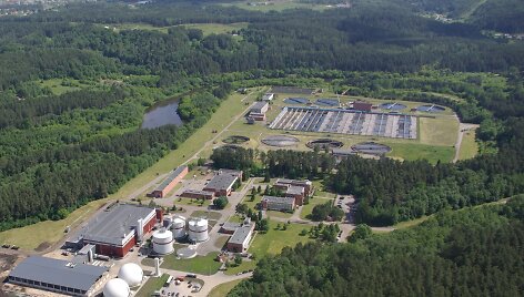 Vilniaus miesto nuotekų valykla pradėta eksploatuoti 1986 m. Įdiegus modernius mechaninio ir biologinio valymo įrenginius Vilnius buvo i&scaron;brauktas i&scaron; Baltijos jūros ter&scaron;ėjų sąra&scaron;o. Per metus Vilniaus  nuotekų valykloje i&scaron;valoma 42 mln. kub. metrų nuotekų.