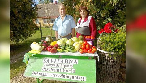 Krakių seniūnijos Milvydų kaime gyvenantys ūkininkai Jonas ir Angelė Jagminai stebina visus savo požiūriu į ūkininkavimą, prekybą ir žmones