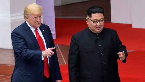 D.Trumpo ir Kim Jong Uno susitikimo emocingos akimirkos