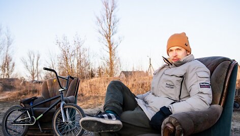 27 metų M.Kazlauskas i&scaron; Staniūnų tikino, kad pirmasis jo tikras susidomėjimas ekstremaliu sportu prasidėjo, kai būdamas 12 metų gavo savo pirmąjį BMX dviratį