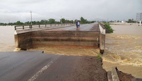 Potvynis siaubia Vietnamą, yra aukų