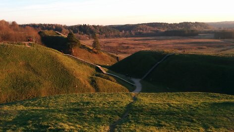 Kernavė lankytojams ruo&scaron;ia staigmeną - muziejų po atviru dangumi