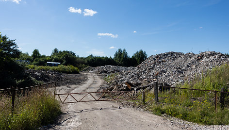 Nepatenkinti statybinių atliekų aikštelės kaimynai: net teismų sprendimai nieko nekeičia