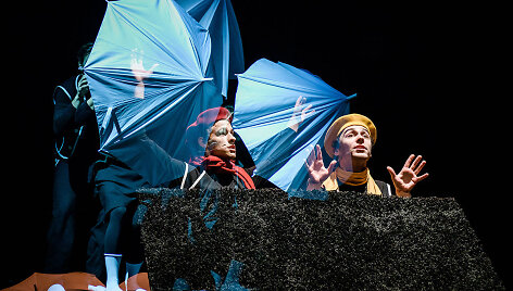 Keistuolių teatro premjera &bdquo;HOP!&ldquo; &scaron;uoliuoja per netikėtas Donaldo Bisseto istorijas