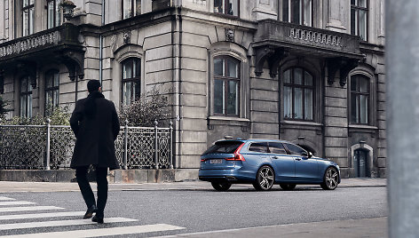 „Volvo V90 R Design“